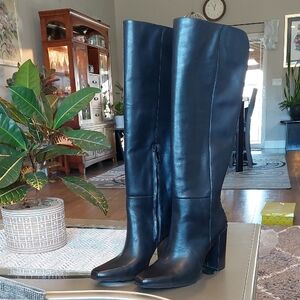 Leather Knee-High Boots. Boot Height:20.5". Heel Height:4.2".Very Good Condition